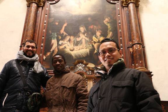 Fr.Berto bersama teman-teman di Ravenna